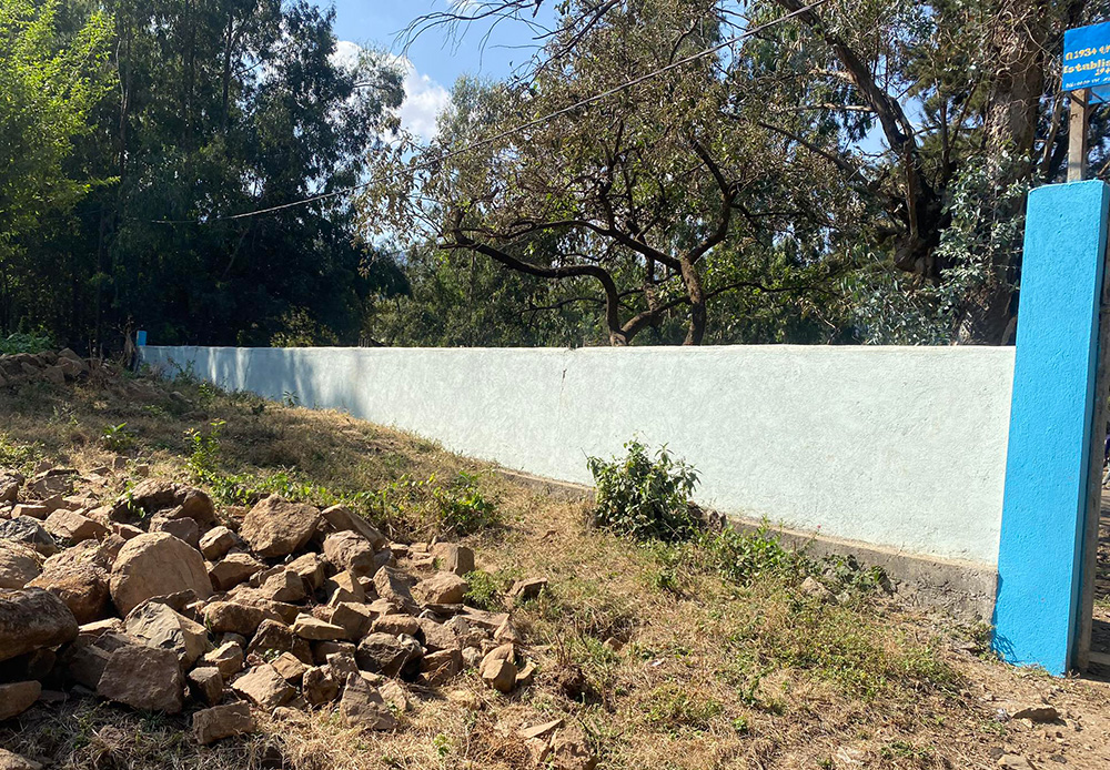 Completed wall at Dib Bahir